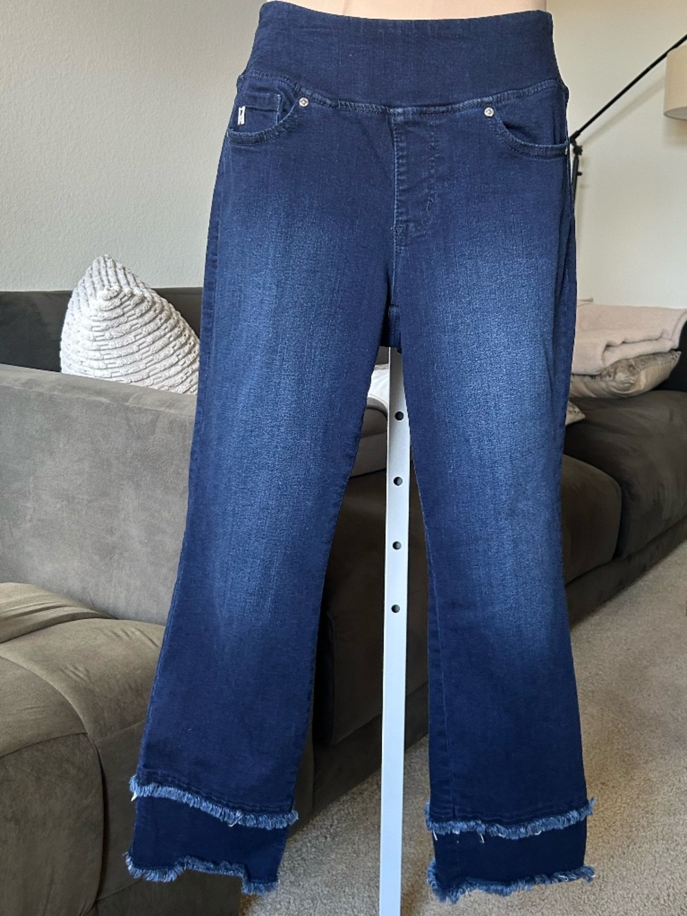 BELLE BY KIM GRAVEL Ankle/Crop Stretch Denim with Fray Double Cuff NWOT